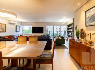 Apartamento · 107m² · 3 Quartos · 2 Vagas · Apartamento reformado com vista permanente e excelente iluminação natural