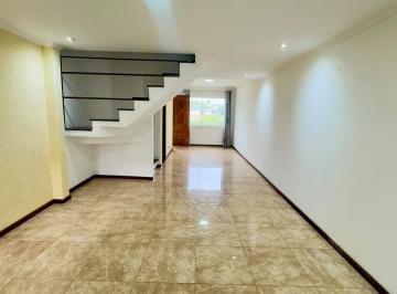 Casa · 132m² · 3 Quartos · Sobrado à venda, 3 quartos, Boa Vista - Curitiba/PR