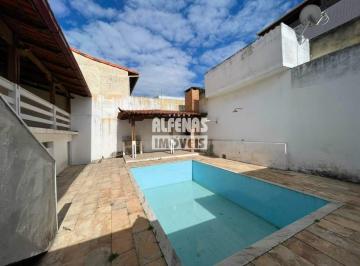 Casa · 140m² · 4 Quartos · 2 Vagas · Excelente Casa com 4 Quartos, Espaço Gourmet e Piscina – Bairro Riacho