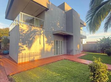 Casa · 273m² · 3 Quartos · 6 Vagas · Um verdadeiro oásis à Beira do Rio Ivaí