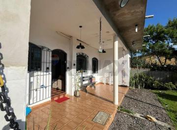 Casa · 118m² · 3 Quartos · 6 Vagas · Sobrado com 3 suites a venda em Mongagua - SP