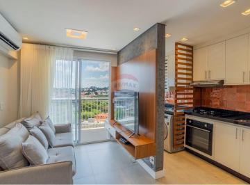 Apartamento · 56m² · 2 Quartos · 1 Vaga · Apartamento 56 m²: 2 quartos (1 suíte), 9º andar, vista livre para a Lagoa do Taquaral. Completíssim