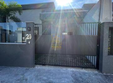 Casa · 80m² · 3 Quartos · 1 Vaga · Casa com 3 dormitórios a poucos minutos da praia em Balneário Piçarras