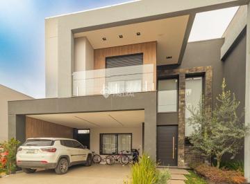 01fachada007_destaque · Casa Alto Padrão com 3 Quartos, 2 Suítes, Piscina Aquecida e Área Gourmet no Condomínio Vivenda dos