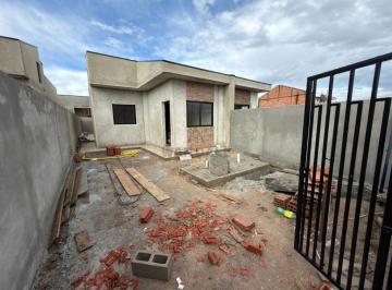 Casa · 70m² · 3 Quartos · 2 Vagas · Casa a venda com 3 quartos sendo uma suite no bairro Sao Marcos