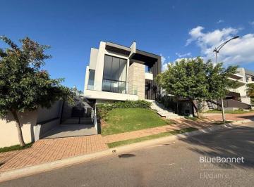Casa · 320m² · 4 Quartos · 6 Vagas · Casa de Condomínio para venda em Jardim Samambaia de 320.00m² com 4 Quartos, 3 Suites e 6 Garagens