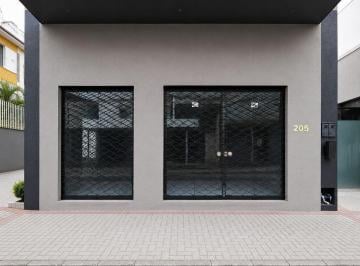 Casa · 200m² · Sala Comercial Ampla com 200m² em Localização Privilegiada no Centro de Blumenau