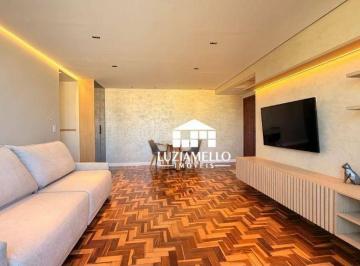 Sala · QI 9, Bloco P, Amplo Apartamento diferenciado no tamanho e reforma pronto para morar!