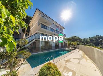 590f4bcaf3d082deb70a642a1cb61ed0ff0cd4b8 · Casa com 681 m² | 5 suítes | Vista mar no Morro Santa Therezinha