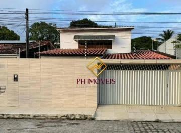 c95205507c34c877a50a30928930f236f502f4be · Casa com 4 domritórios sendo 1 suíte, sendo localizada no Antares.