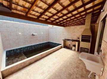 Casa de 2 quartos, Itanhaém · Casa de Alto Padrão no Tupy – Piscina, Área Gourmet, Portão Automático e Apenas 700 Metros da Praia