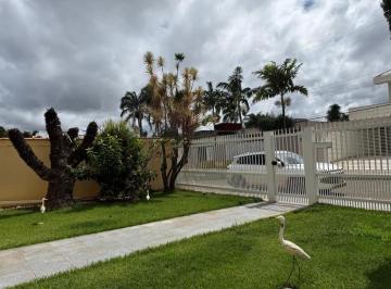 Casa de 5 quartos, Brasília · Raridade no lago sul