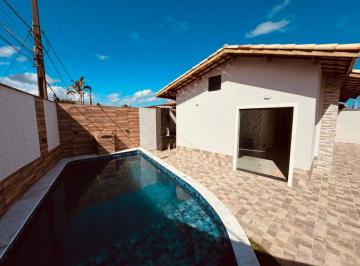 Casa de 3 quartos, Itanhaém · Casa no Bopiranga com Piscina e Acabamento Moderno –Apenas 1 km da Praia