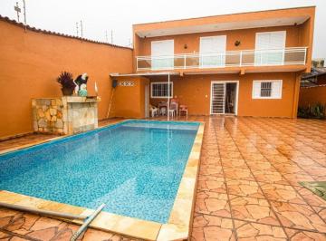 Casa de 5 quartos, Itanhaém · Casa no Jardim Suarão a Apenas 50 Metros da Praia – 5 Dormitórios, Piscina e Espaço Amplo