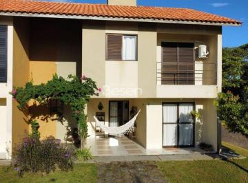 Casa · 112m² · 3 Quartos · 1 Vaga · Sobrado de Esquina em Condomínio – A Apenas 50 Metros do Mar