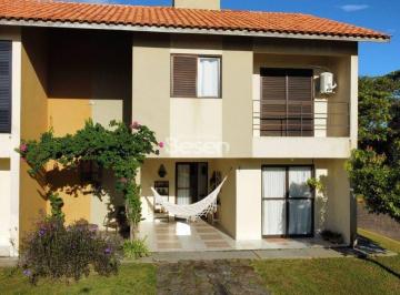 Casa · 112m² · 3 Quartos · 1 Vaga · Sobrado de Esquina em Condomínio – A Apenas 50 Metros do Mar