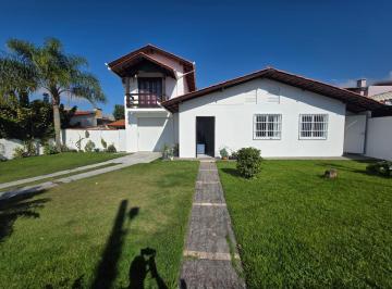 16879dc0-126f-4e5c-9784-40b0b665644e · Sensacional sobrado para venda em Ingleses do Rio Vermelho com 3 quartos, sendo 1 suíte, 164m²