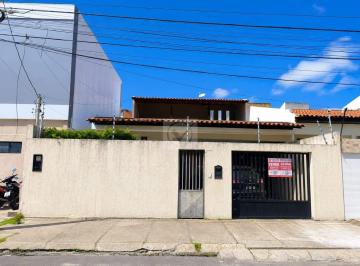Comercial · 270m² · 4 Quartos · 4 Vagas · Casa Ampla e Estratégica – Ideal para Residência ou Comércio!