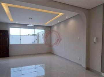 Casa · 360m² · 4 Quartos · 3 Vagas · Casa de 4 Quartos com Suíte à Venda 3 Vagas no Santa Amélia