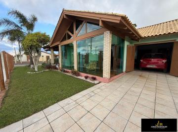 Casa · 120m² · 3 Quartos · 1 Vaga · Casa de esquina 3 dormitórios sendo um suite na Zona Nova em Tramandaí