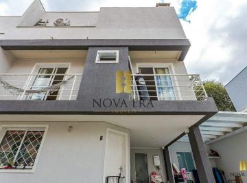 Casa · 148m² · 4 Quartos · 2 Vagas · Sobrado com 4 quartos, sendo 2 suítes, 2 vagas e em condomínio fechado no Portão