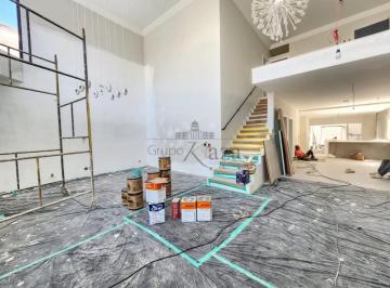 Casa · 360m² · 5 Quartos · 3 Vagas · Oportunidade - Casa em Condomínio - Jardim das Colinas - 5 Dormitórios - 360m².