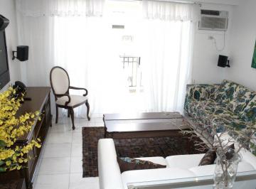 Apartamento · 104m² · 2 Quartos · 2 Vagas ·
Barra da Tijuca | Ocean Front Resort – Apartamento mobiliado para l