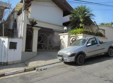 Casa · 294m² · 3 Quartos · 4 Vagas · Sobrado de Alto Padrão na Vila Gardênia: Conforto e Vista para o Jardim