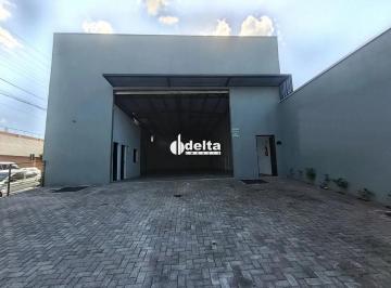Comercial · 500m² · 3 Vagas · Galpão disponível para locação no bairro Nossa Senhora Aparecida em Uberlândia-MG