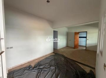 Casa · 300m² · 3 Quartos · 1 Vaga · Casa com 3 quartos sendo 1 suíte, disponível para locação no bairro Tibery em Uberlândia-MG