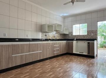 Casa · 3 Quartos · 2 Vagas · Casa em Hernani Sá, Ilhéus/BA