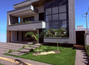 Casa · 300m² · 4 Quartos · 4 Vagas · Sobrado no Jardins Capri, 4 suites plenas, 300 m2 construidos.
