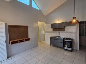 Apartamento · 65m² · 2 Quartos · Apartamento superior para locação anual no Centro de Garopaba