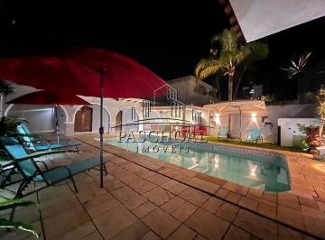 Casa · 200m² · 4 Quartos · 3 Vagas · CASA ISOLADA 4 QUARTOS 2 SUITES PISCINA 3 VAGAS DE GARAGEM 200M DA PRAIA NO FLORIDA.