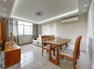 Sala com dois ambientes · Apartamento Reformado à Venda na Boa Viagem – Niterói | 116 m² | 3 Quartos + Escritório