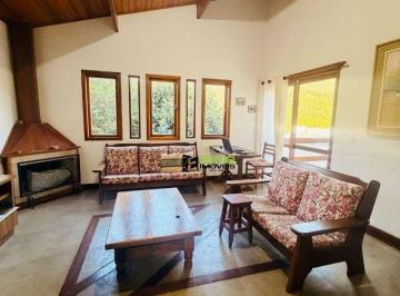 64721e077a560069eb07b5c330c61961fb0ce547 · Excelente Casa com 3 Dormitórios sendo 2 Suítes e Amplo Terreno em Atibaia