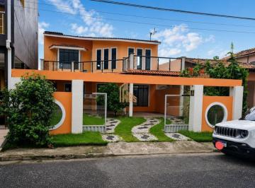 ga2lqfg2ytjknzmxndk1mtg1_md · Casa no Condomínio Alto de Pinheiros 3 Quartos(1 Suíte),200m² -2 Pavimentos