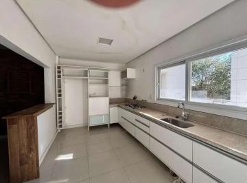 Casa · 139m² · 2 Quartos · 2 Vagas · Casa com Vista Privilegiada e 2 Vagas no Jardim Floresta