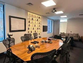 Comercial · 255m² · 6 Vagas · Sala comercial na Rua Jerônimo da Veiga, N. 384 - Conjunto 73 • 255 m²