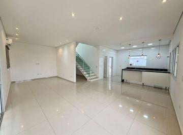 Casa de 3 quartos, Santana de Parnaíba · Casa com 3 suítes com vista privilegiada e piscina em Aphaville