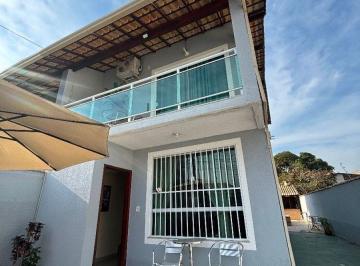 Casa de 3 quartos, Rio das Ostras · VENDO MARAVILHOSA CASA COM 3 QUARTOS E PISCINA NO VILLAGE EM RIO DAS OSTRAS