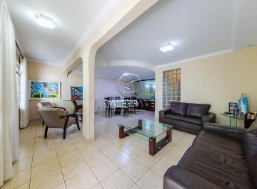 Casa de 3 quartos, Brasília · Maravilhoso sobrado vazado na Asa Sul, em excelente localização!