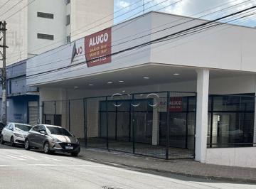 Comercial · 230m² · 5 Vagas · Sala Comercial para alugar em Centro de 230.00m² com 5 Garagens