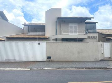 Casa · 169m² · 4 Quartos · 5 Vagas · Casa em Campos dos Goytacazes