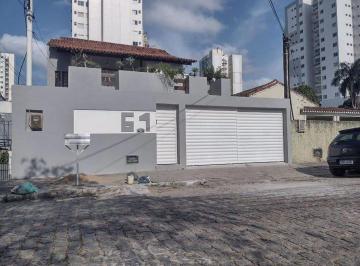Casa · 325m² · 6 Quartos · 2 Vagas · Casa em Campos dos Goytacazes