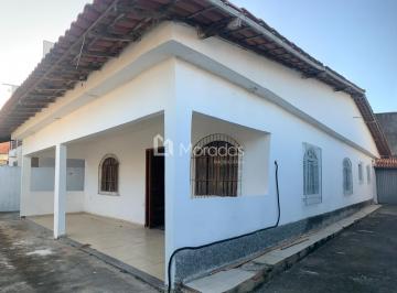 Casa · 250m² · 3 Quartos · 🏡 Ampla Casa com 3 Quartos e Vagas para até 4 Carros!