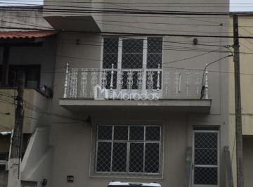Casa · 2 Quartos · 5 Vagas · Casa em Centro na parte térrea um salão com 2 banheiros, cozinha, e área c/ ...