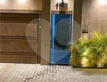 Casa · 300m² · 3 Quartos · 2 Vagas · Condomínio com 3 quartos à venda em Jardim valencia - SP