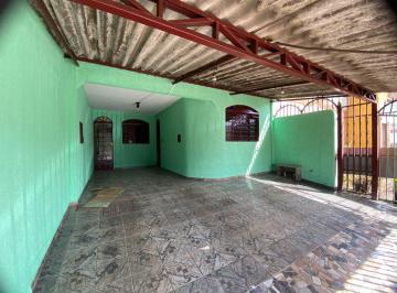 Casa de 3 quartos, Brasília · Sobrado para locação com 03 quartos + dce, QNL 28 VIA.