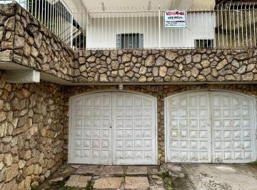 Casa de 3 quartos, Volta Redonda · Casa mobiliada para temporada, a 5 minutos da CSN, com 3 quartos e 1 suíte.